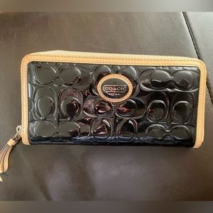 COACH Accordion Zip Wallet